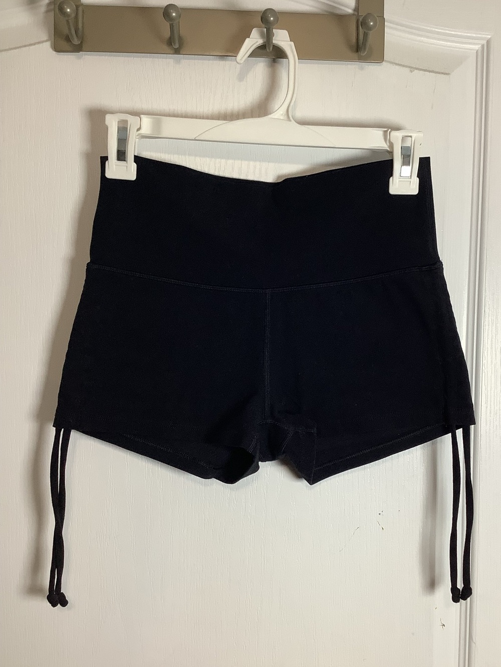 Aritzia TnAction High-Rise Drawstring Active Shorts